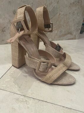SCHUTZ Natural Beige Raffia Block Heel Sandals
